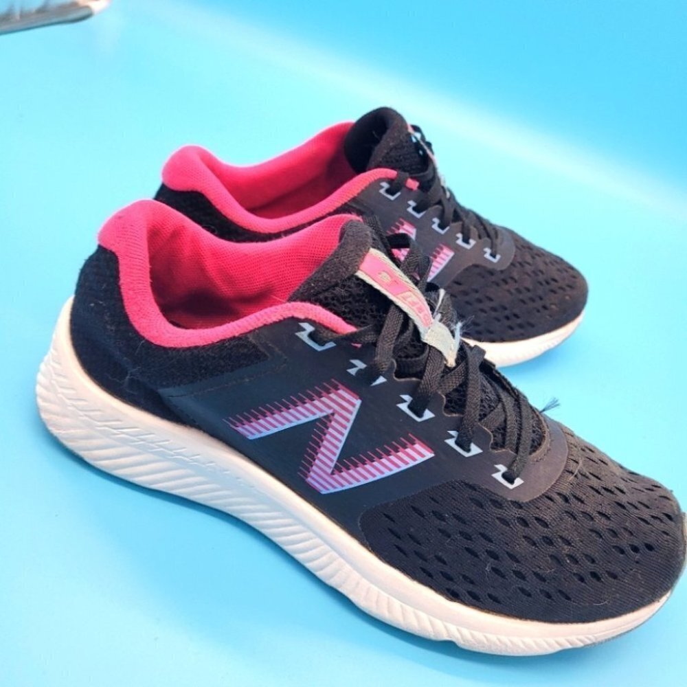 New Balance DRFT v1 Athletic Running Shoe Womens Size 8.5